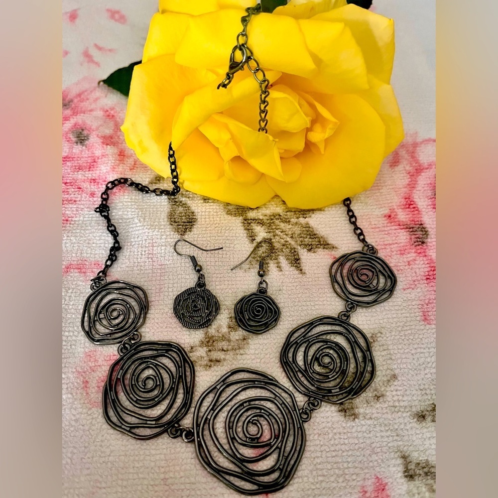 Black rose fashion necklace with matching rose earrings